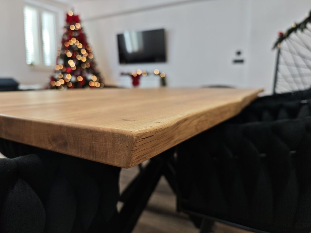prirodni rub ploče od masivnog drveta